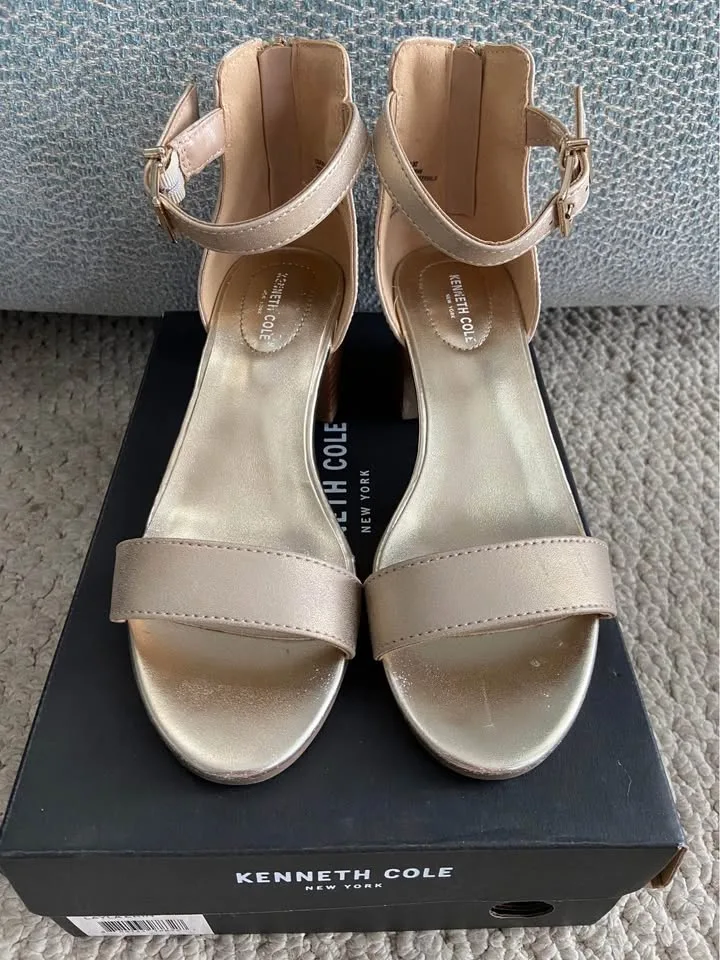 Girl’s Gold Dress Shoes, by Kenneth Cole, size 3 image indicator(2)