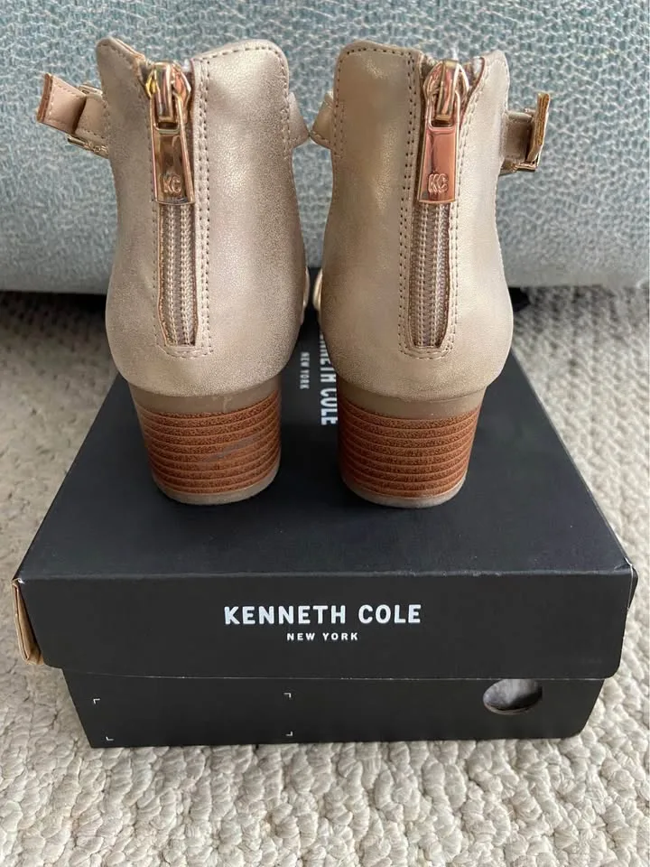 Girl’s Gold Dress Shoes, by Kenneth Cole, size 3 image indicator(5)