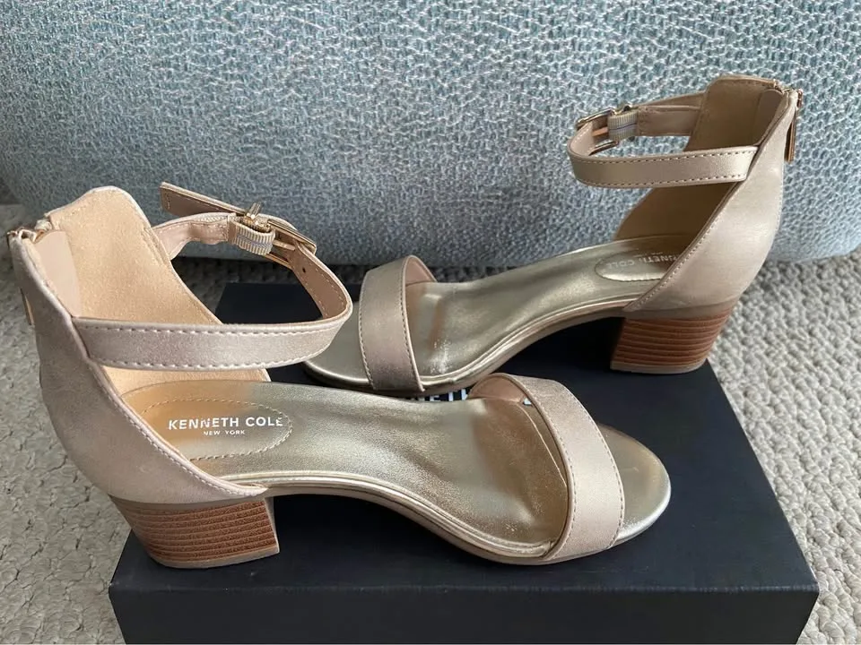 Girl’s Gold Dress Shoes, by Kenneth Cole, size 3 image indicator(6)