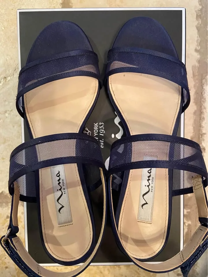 Women’s Navy Blue sling back heels, by Nina, size 6.5M image indicator(3)