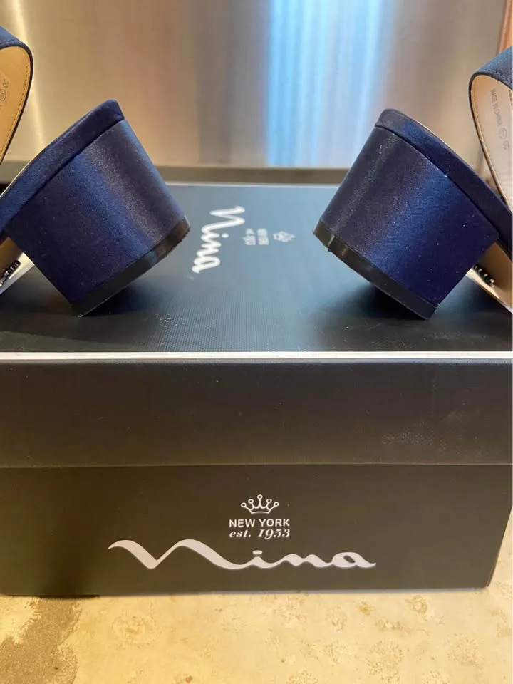 Women’s Navy Blue sling back heels, by Nina, size 6.5M image indicator(6)