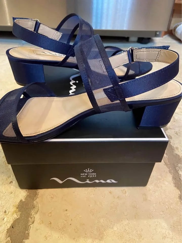 Women’s Navy Blue sling back heels, by Nina, size 6.5M image indicator(7)