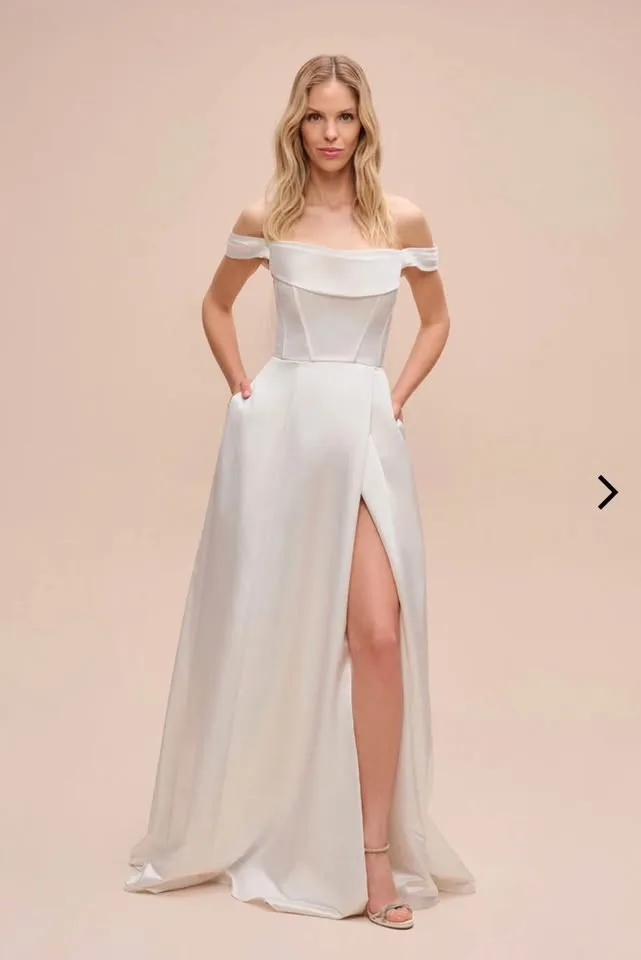 Satin Wedding Dress with corset top and pockets image indicator(2)