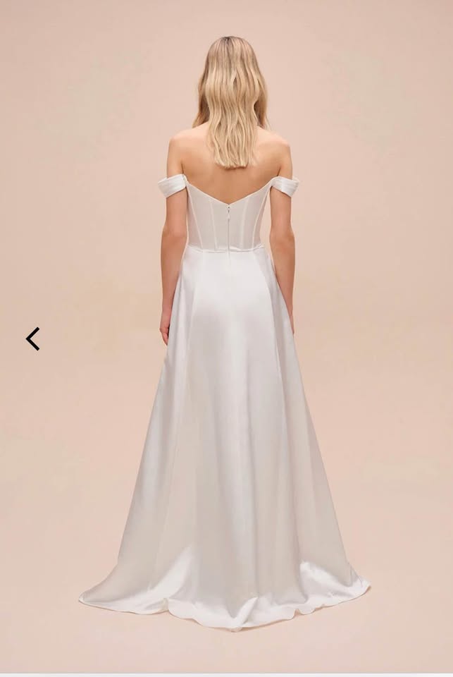 Satin Wedding Dress with corset top and pockets - photo 3