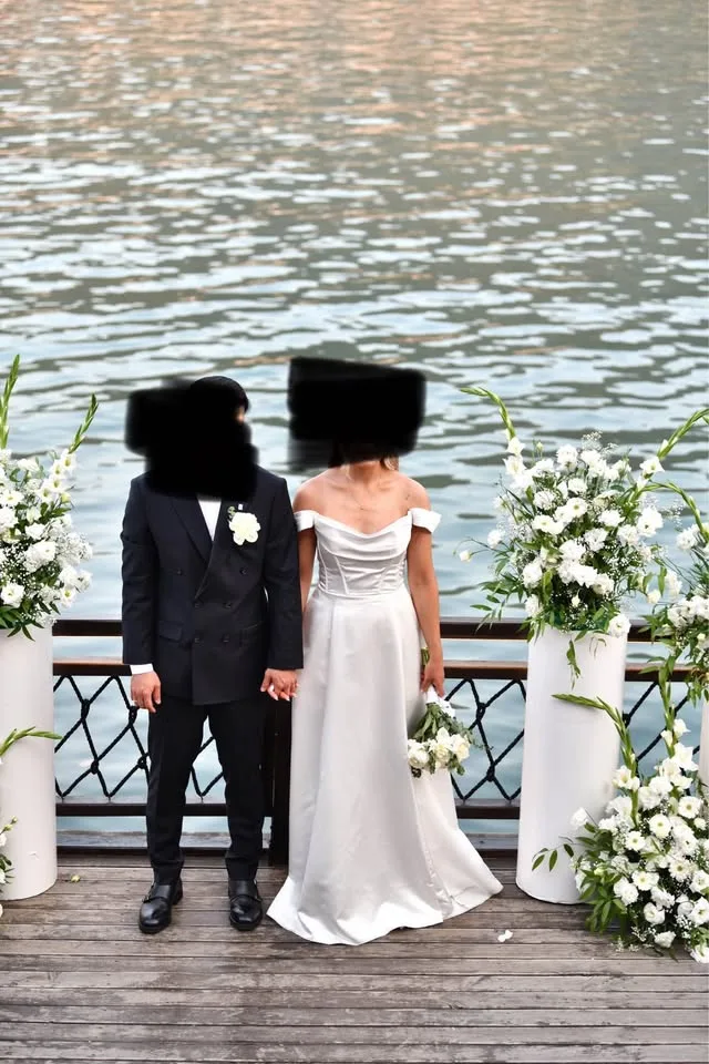 Satin Wedding Dress with corset top and pockets image indicator(8)