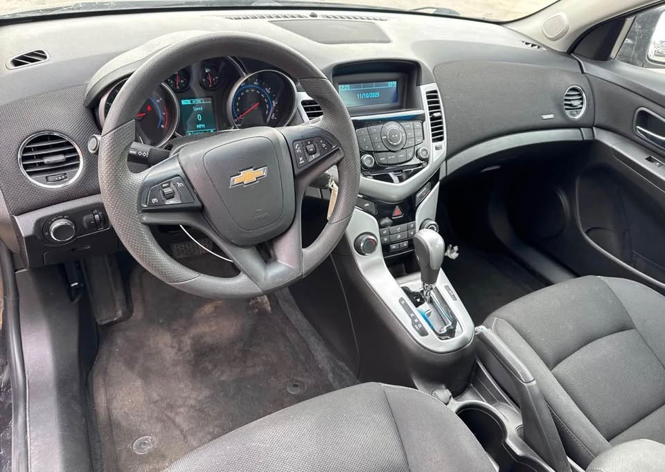 2016 Chevrolet Cruze Limited · 1LT Sedan 4D - photo 2