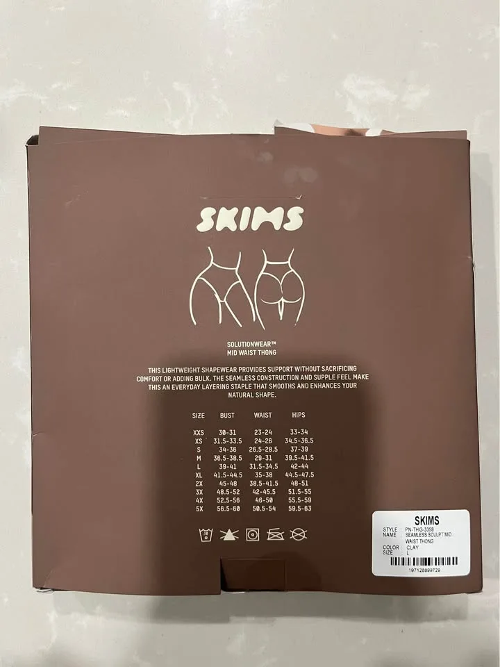 Skims Seamless Sculpt Mid Waist Thong image indicator(3)