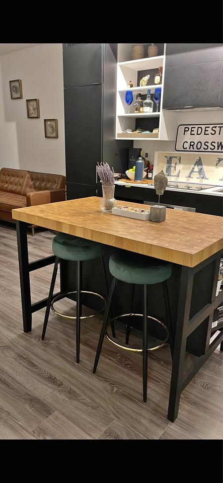 Kitchen Island (Brand New)