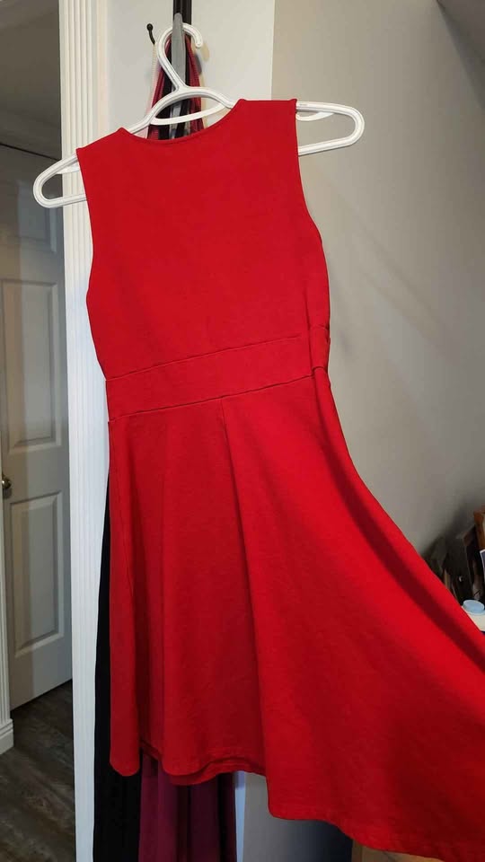 Red dress - photo 2