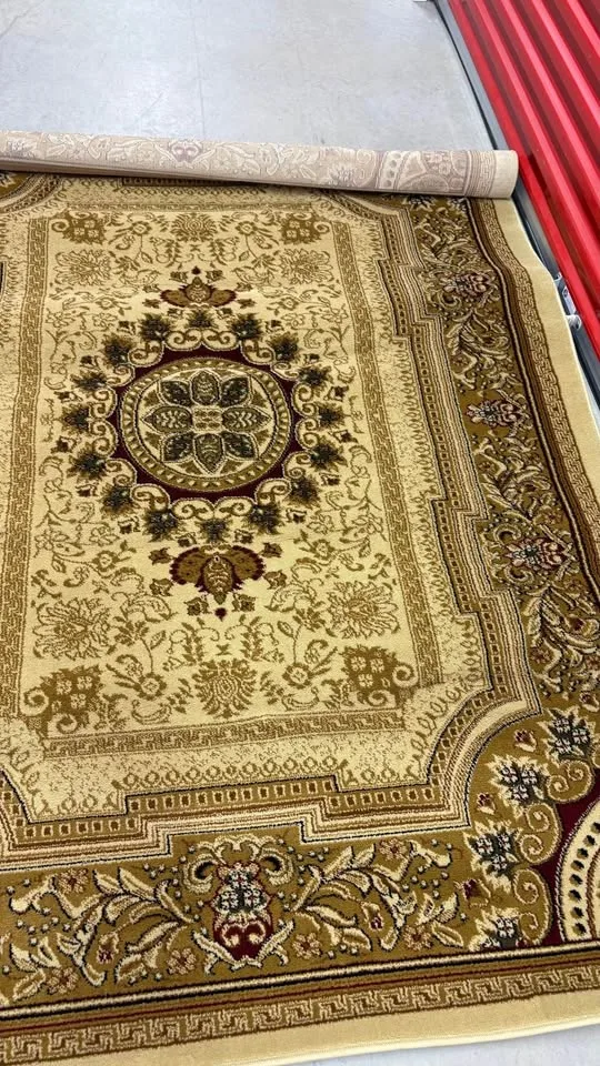 Oriental rug 5'3ft and 7'3ft image indicator(2)