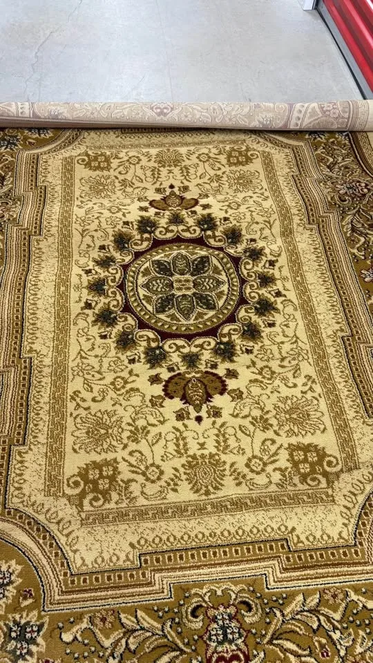 Oriental rug 5'3ft and 7'3ft image indicator(3)