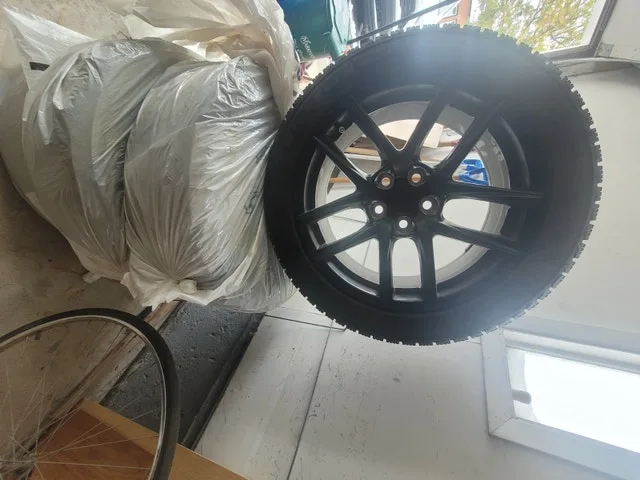 Winter Tires 18" Michelin image indicator(2)