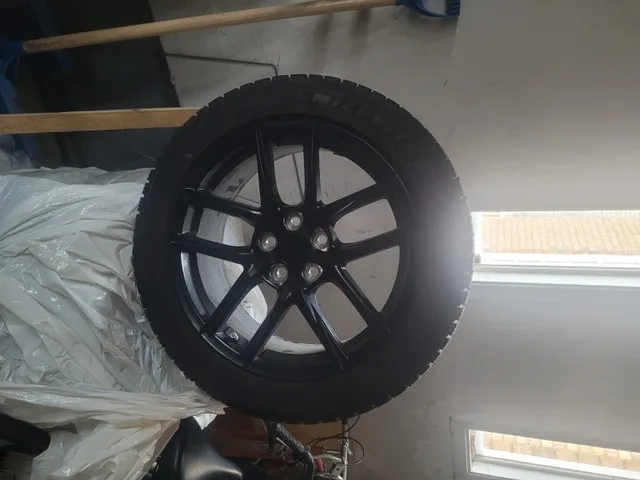 Winter Tires 18" Michelin image indicator(4)