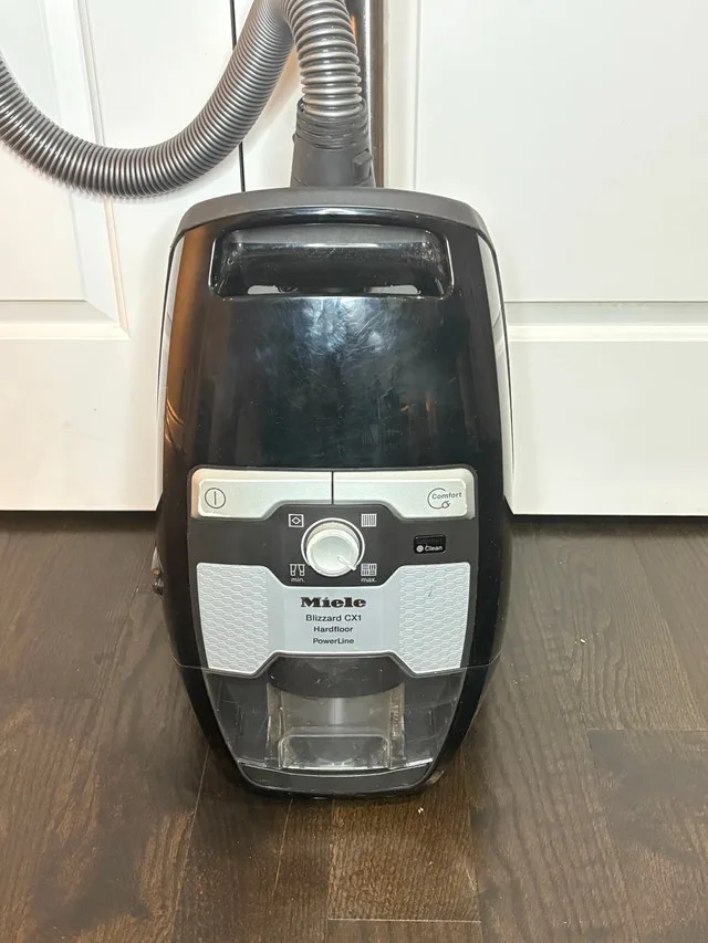 BAGLESS MIELE Blizzard CX1 PowerLine Vacuum – Made in Germany image indicator(3)