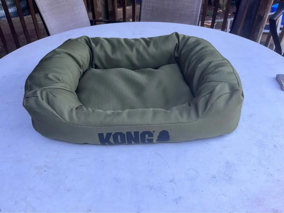 KONG Cuddler Dog Bed – Green (1 of 2) image indicator(3)