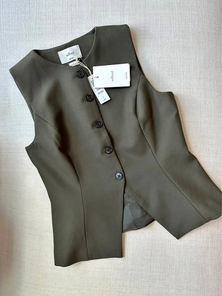 Aritzia Regal Vest - Ressential Size 2 NWT