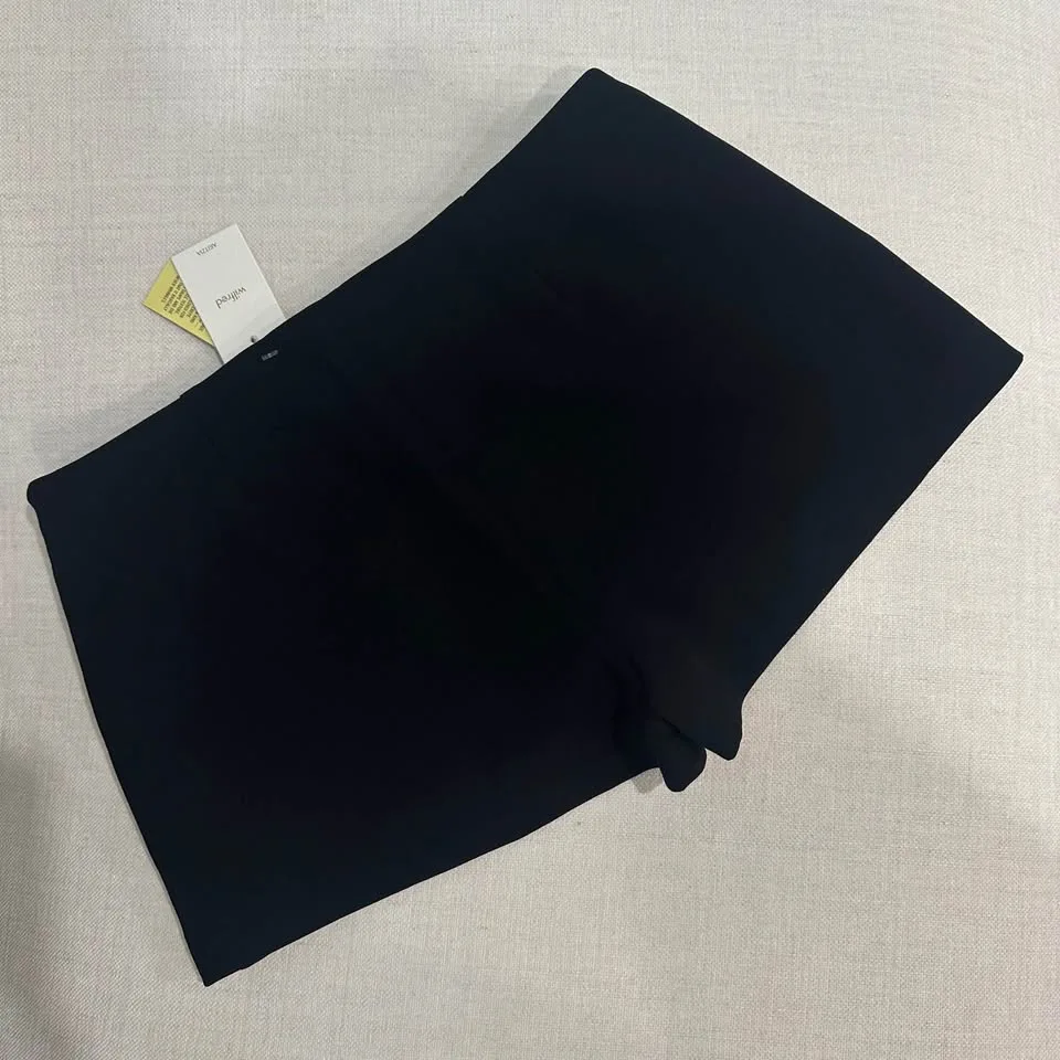 Aritzia Jewel Skort Size 8 NWT image indicator(4)
