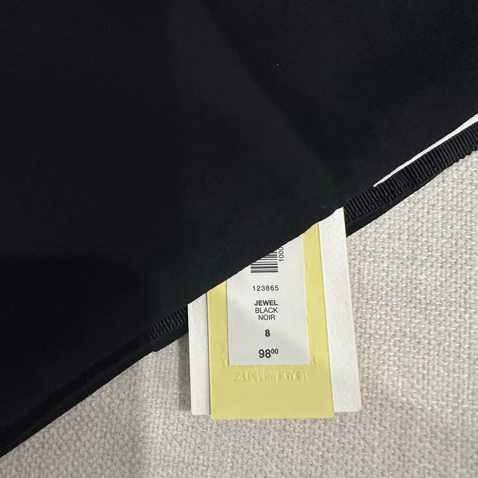 Aritzia Jewel Skort Size 8 NWT image indicator(5)