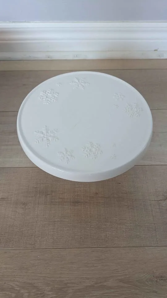 Hallmark snowflake cake stand image indicator(2)