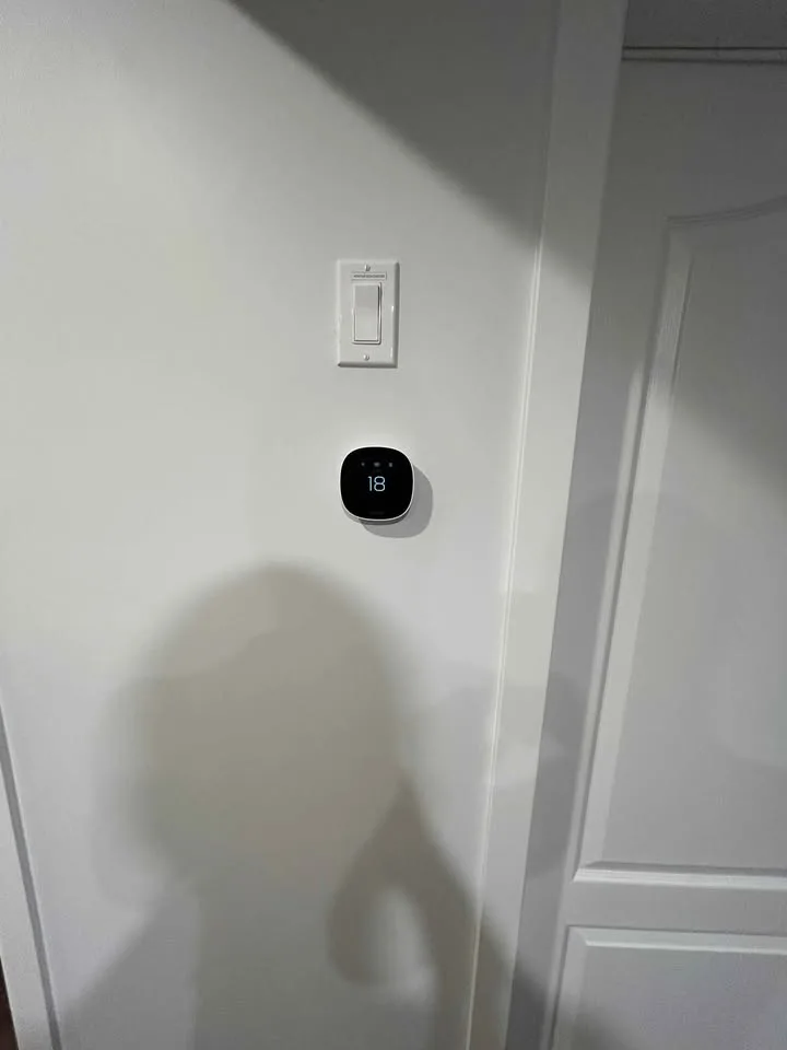 Furnished 2-Bedroom Basement Suite for Rent image indicator(10)