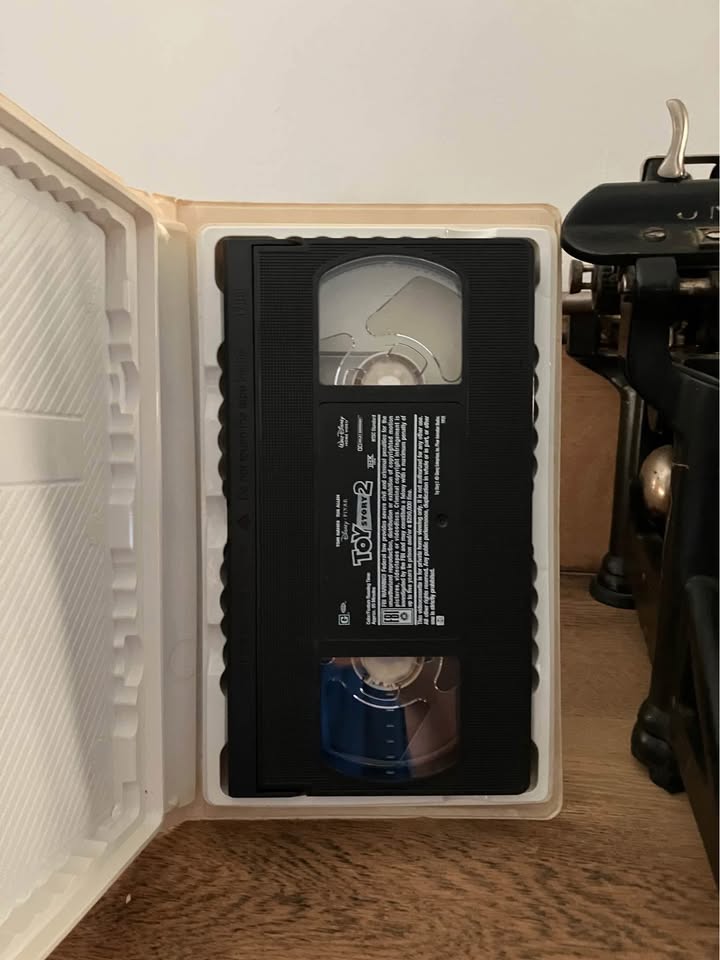 Toy Story 2 VHS Tape Disney - photo 2