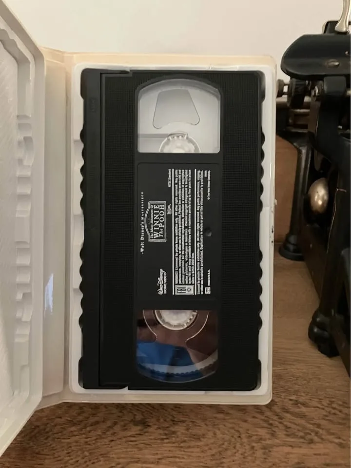 Winnie the Pooh VHS Tape Disney image indicator(2)