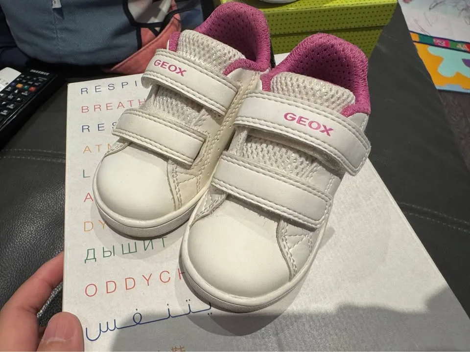 Geox size 20 girl shoes image indicator(2)