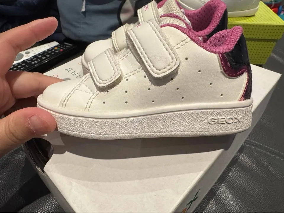 Geox size 20 girl shoes image indicator(3)