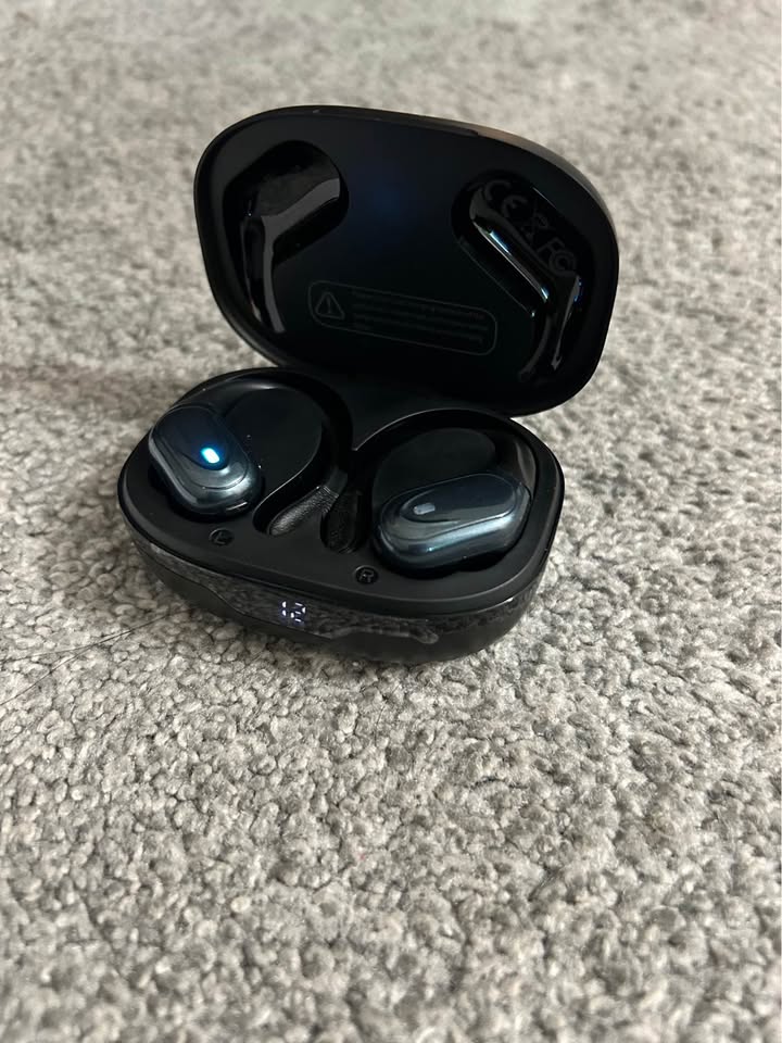 Sweat Proof - Sports Quality Earbuds - photo 3