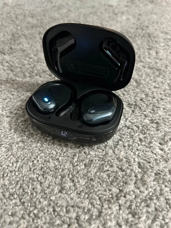 Sweat Proof - Sports Quality Earbuds image indicator(3)