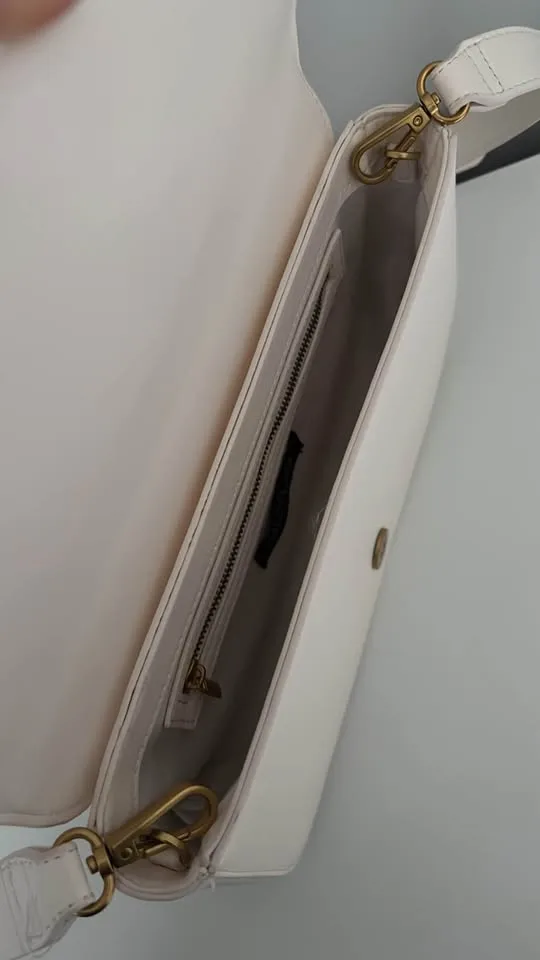 Beige purse image indicator(5)