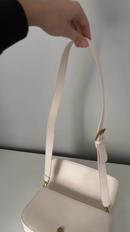 Beige purse image indicator(6)