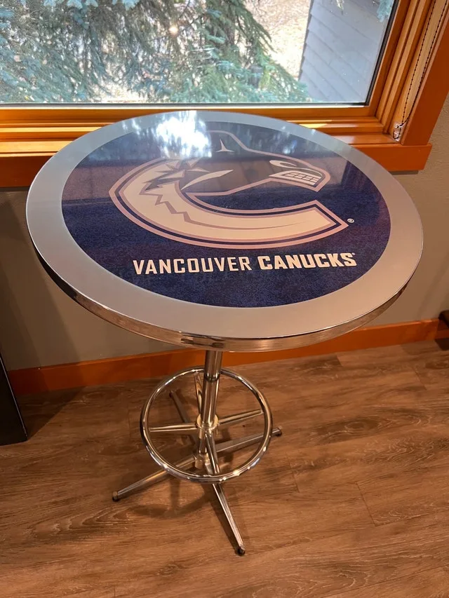 Vancouver Canucks Bar Table image indicator(2)