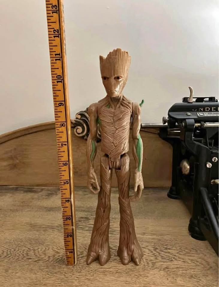 TEEN GROOT Marvel Titan Hero Series 12 in Action Figure