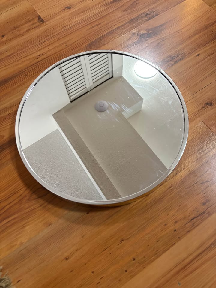 Free 18” Round Mirror - photo 2
