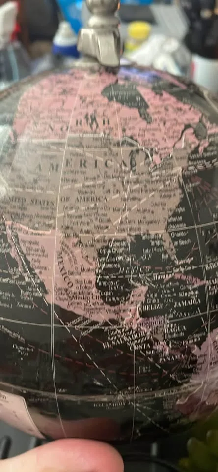 Office Desk Supplies/Decorations image indicator(4)