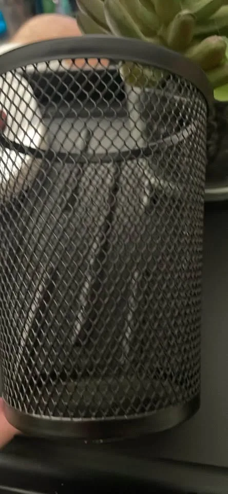 Office Desk Supplies/Decorations image indicator(7)