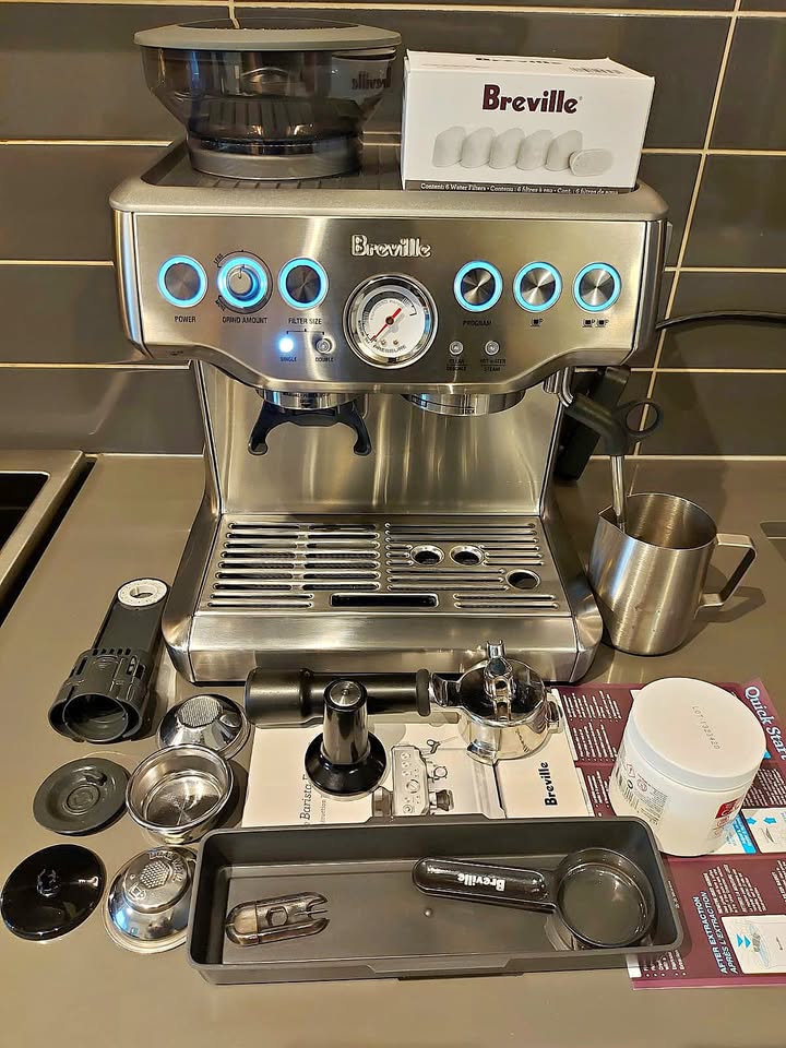 Breville Barista Express - Like NEW!!