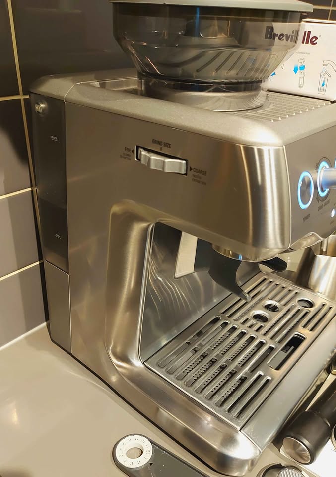 Breville Barista Express - Like NEW!! - photo 3