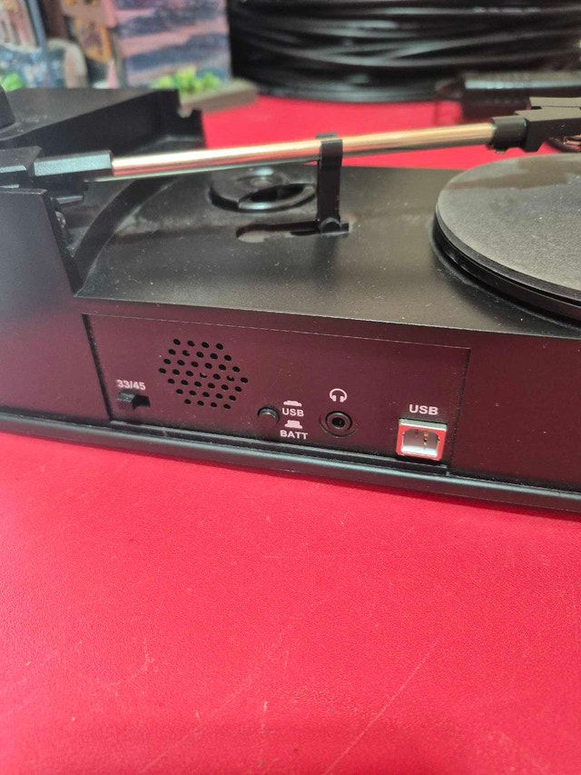 Sylvania 2 speed turntable - photo 4