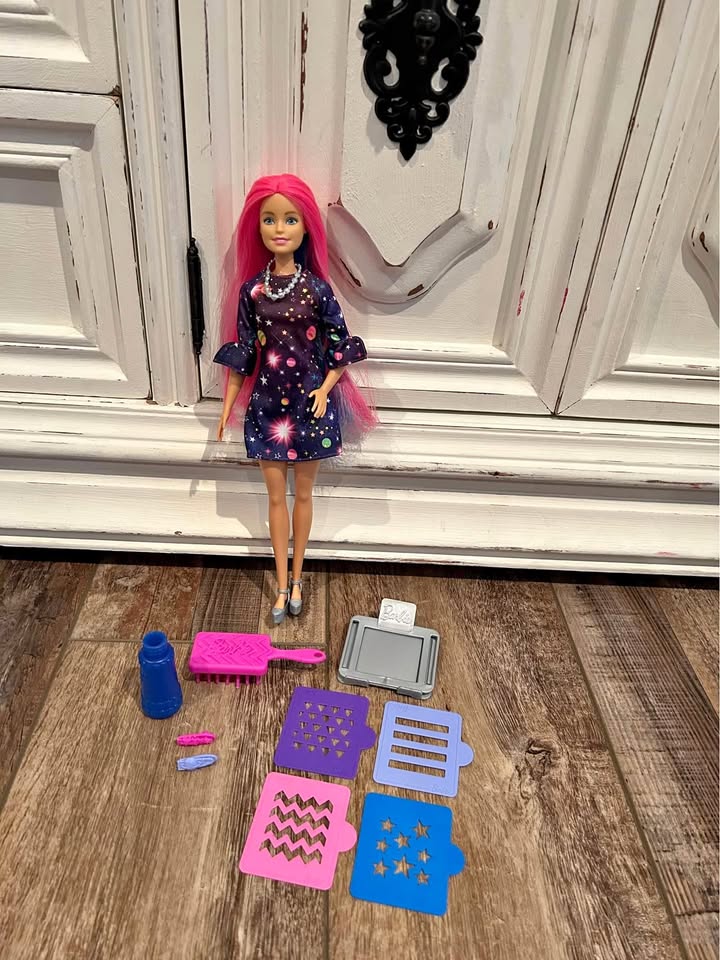 2017 Barbie Color Surprise Doll with Rainbow Color Long Hair Pin