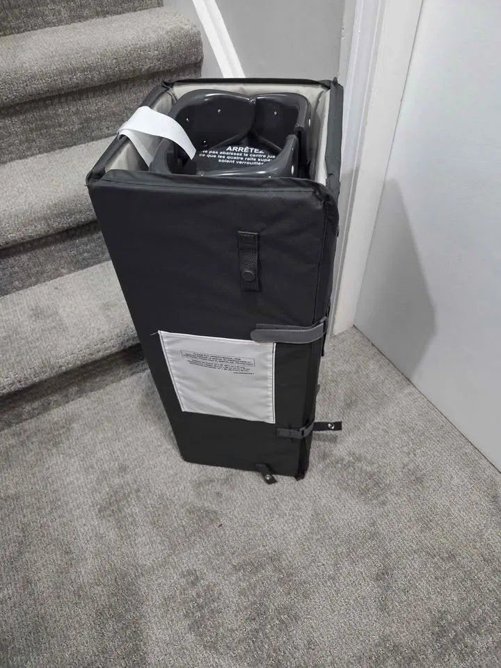 Graco Pack N' Play On The Go Playard image indicator(2)