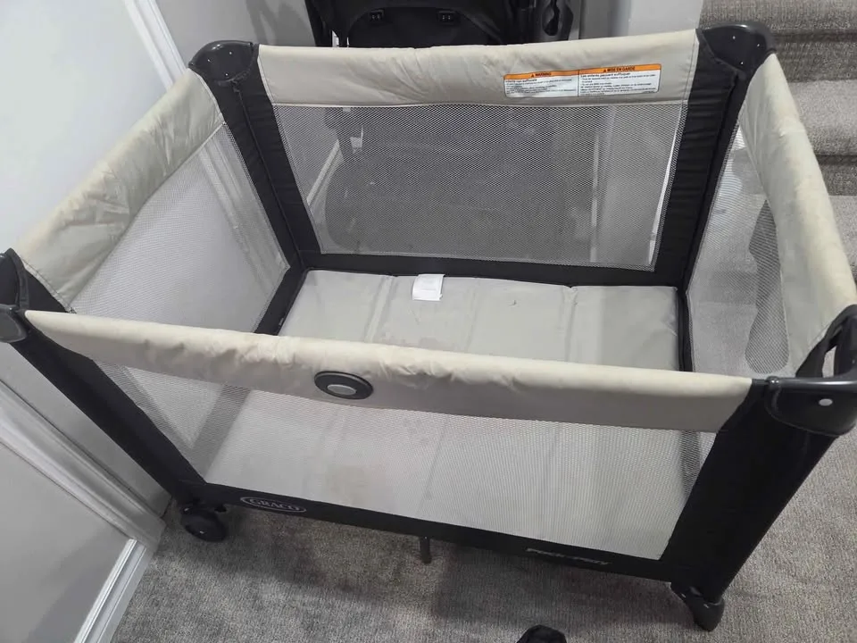 Graco Pack N' Play On The Go Playard image indicator(3)