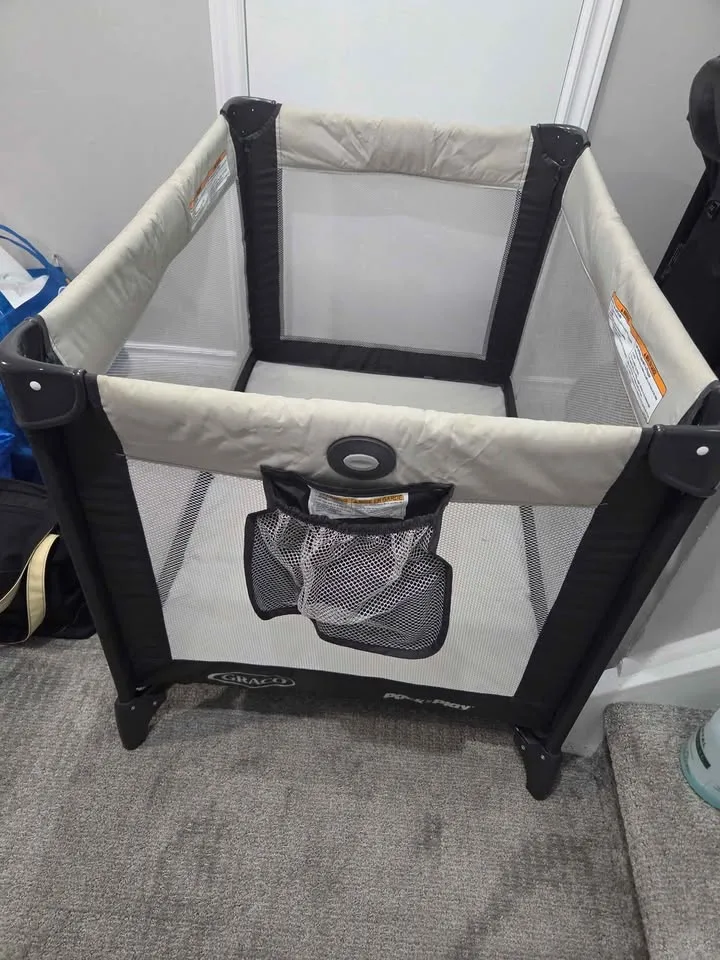 Graco Pack N' Play On The Go Playard image indicator(4)
