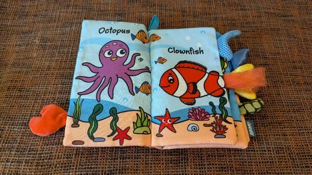 Zubels Ocean Tails Cloth Book image indicator(2)