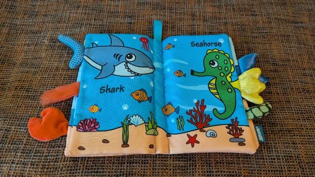 Zubels Ocean Tails Cloth Book image indicator(3)