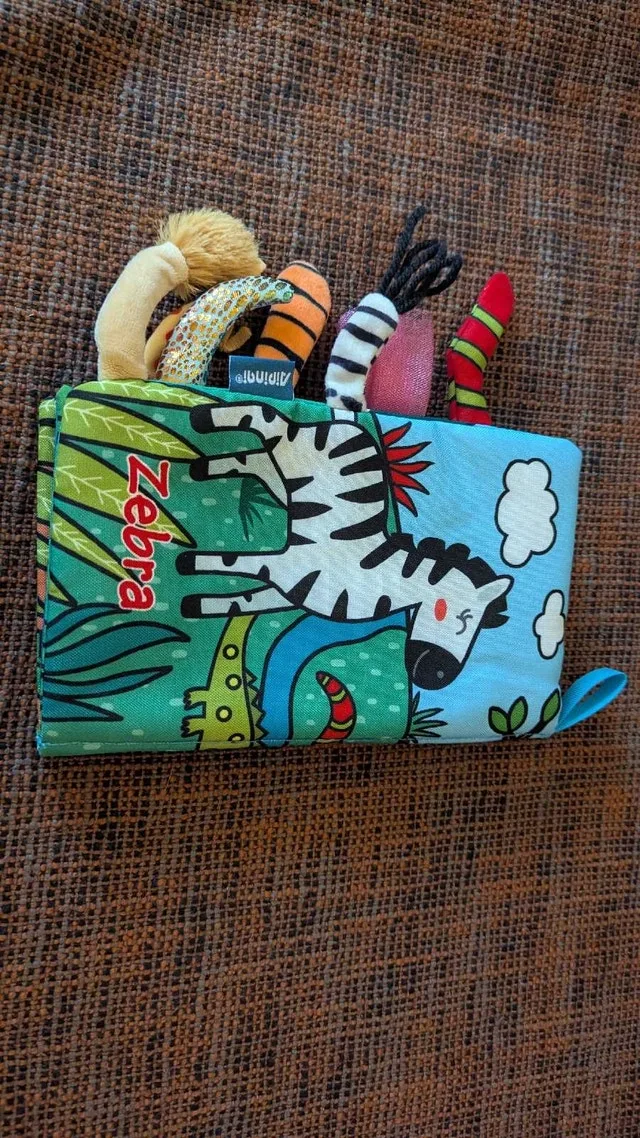 Jungly Tails Book image indicator(5)