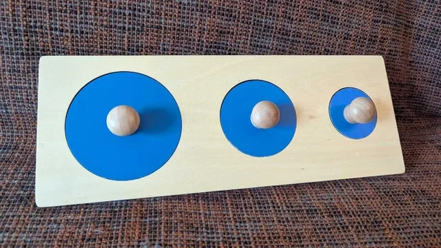 Montessori Knobbed Cylinders image indicator(2)