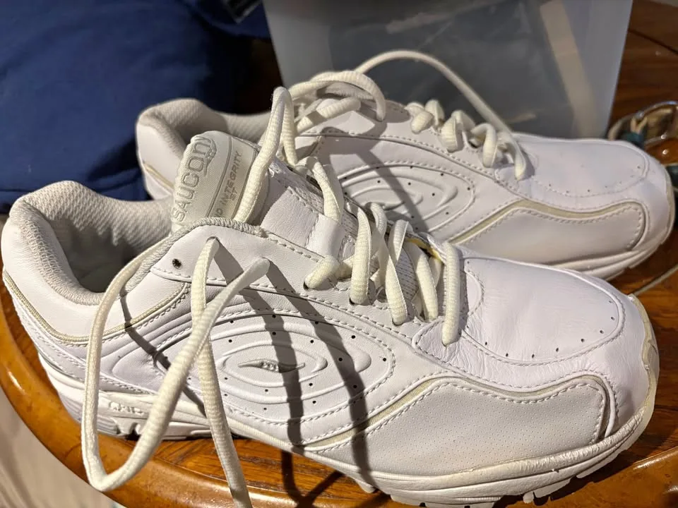 Women's Saucony Walking Shoes Size 8.5