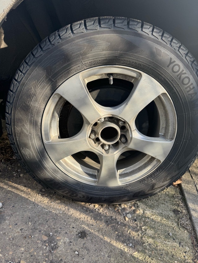 Yokohama Winter Tires with Rims 215/65/R16 - photo 4